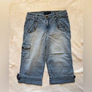 Bandolino Embroidered Blue Denim Capri Cargo Jeans 10